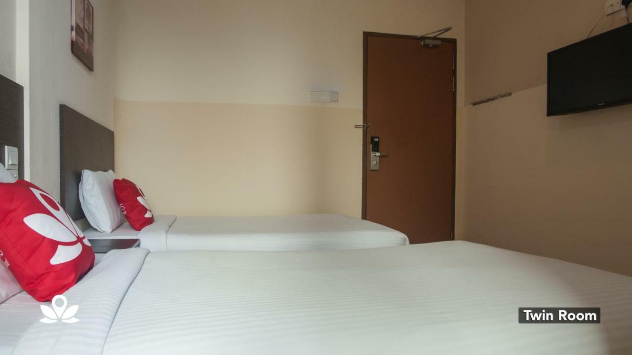 Zen Rooms Golden Star Куантан Екстер'єр фото