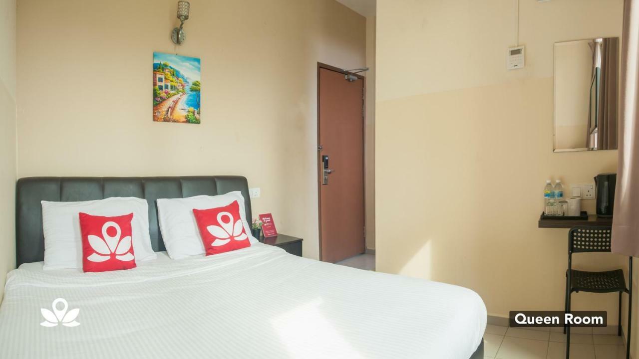 Zen Rooms Golden Star Куантан Екстер'єр фото